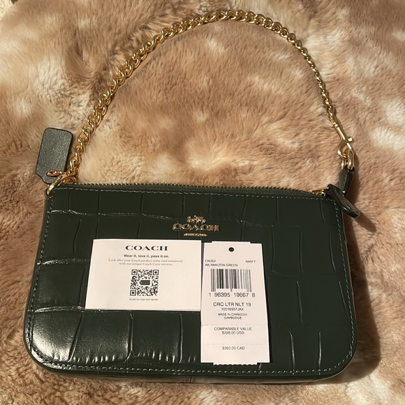 Small Coach Purse in Amazon Green - Picture 3 of 5